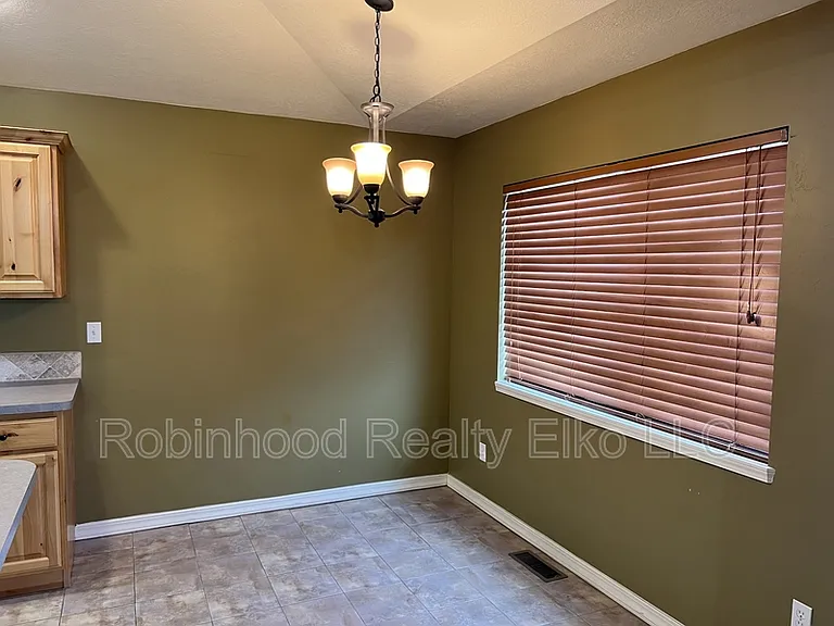 214 Brookwood Dr — Photo 9