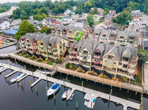 262 Gaslight Landing Ct