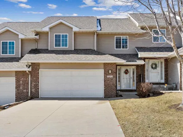 2244 E Grantview Dr, Coralville, IA 52241