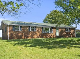 2750 Kinneys Rd, Cedar Hill, TN 37032