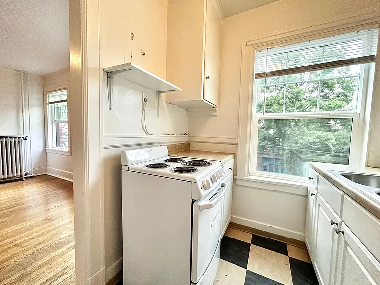 1522 E Olive Way — Photo 23