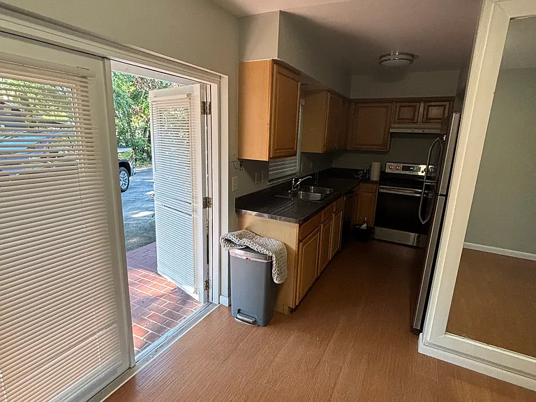 W Princeton St — Photo 4
