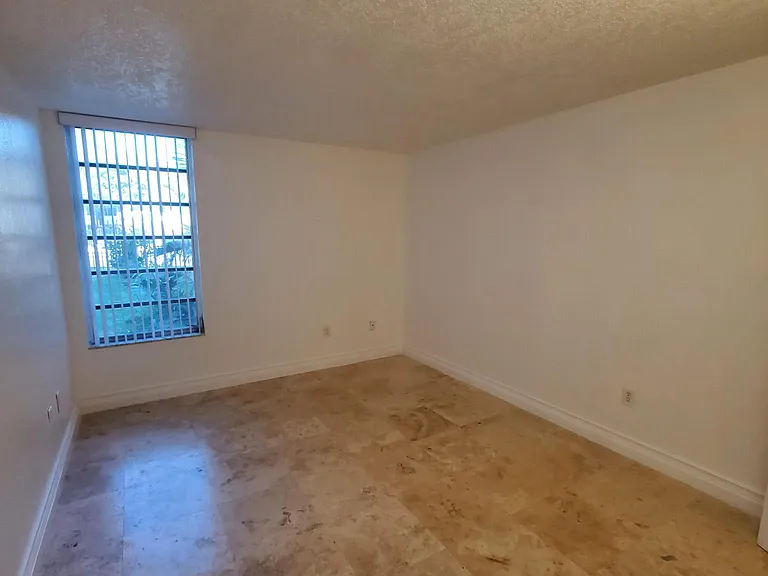 8850 Fontainebleau Blvd #103 — Photo 23