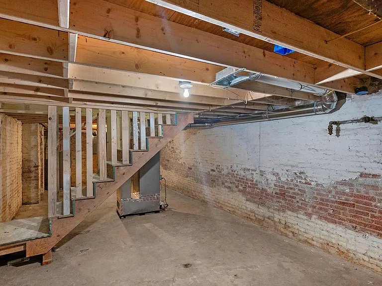 2412 Francis St — Photo 17