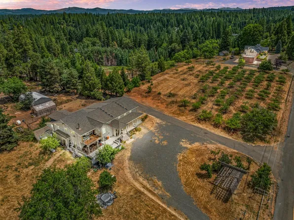 2260 Larsen Dr, Camino, CA 95709
