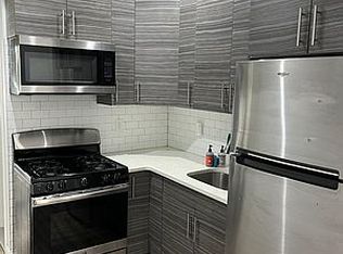 200 Kent St APT 1R, Brooklyn, NY 11222