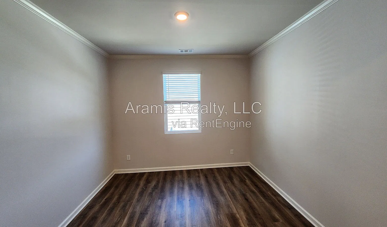 4 bed, 3.0 bath, 2804 sqft, $2,595 — Photo 4