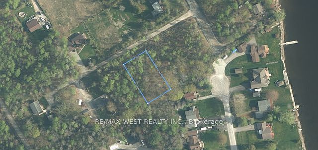 1st image of 8 Crescent Dr