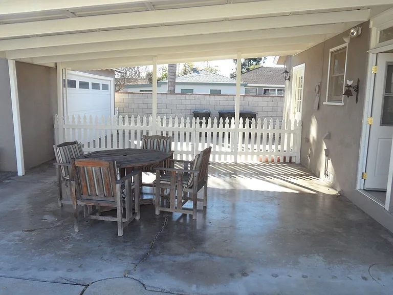 445 N Pine St — Photo 29