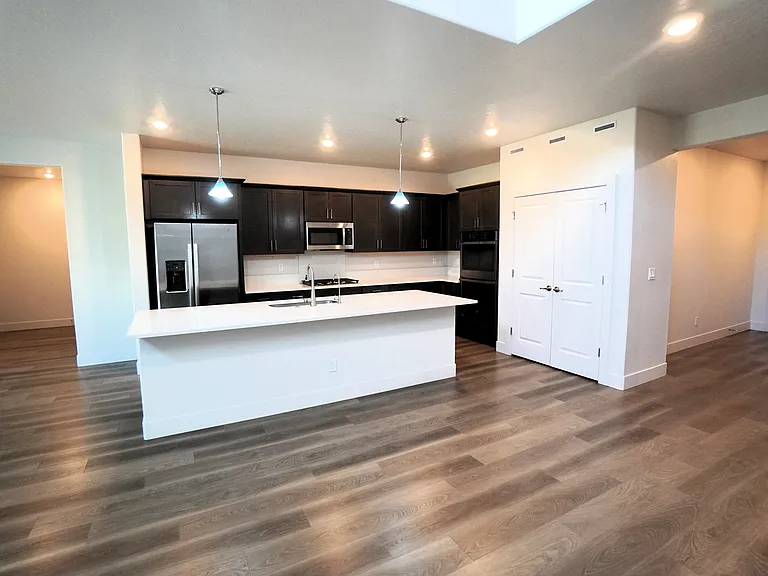 245 E Caldera St — Photo 12