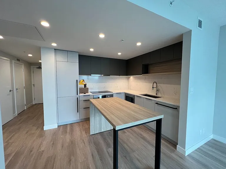 567 Emerson St #2701 — Photo 1
