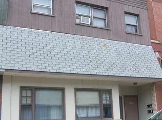 821 Commercial St, Grinnell, IA 50112