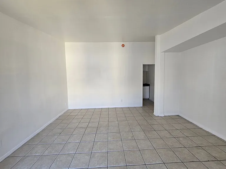 14118-14122 Calvert St — Photo 3