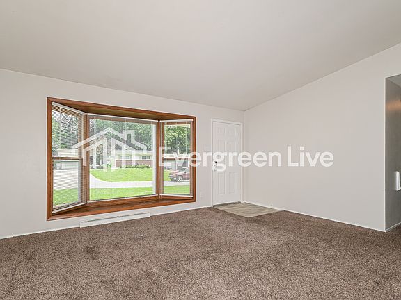 4th image of 415 Larry Dr