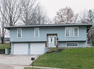 2617 E Washington St, Iowa City, IA 52245