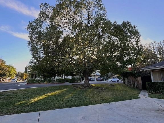 2nd image of 5901 Valerie Ave