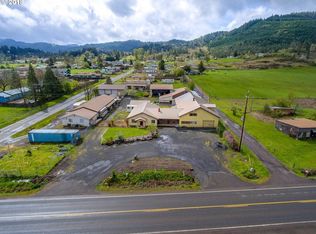 3090 Eagle Valley Rd, Yoncalla, OR 97499