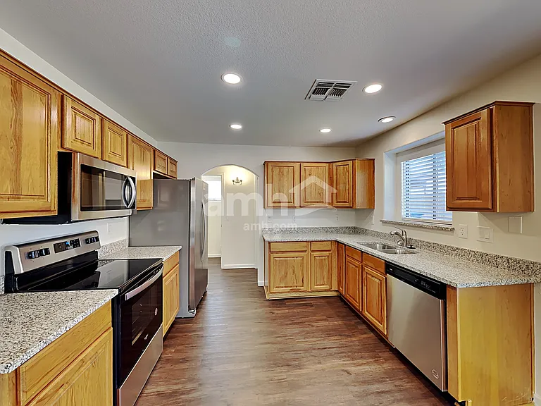 12866 W Alvarado Rd — Photo 3