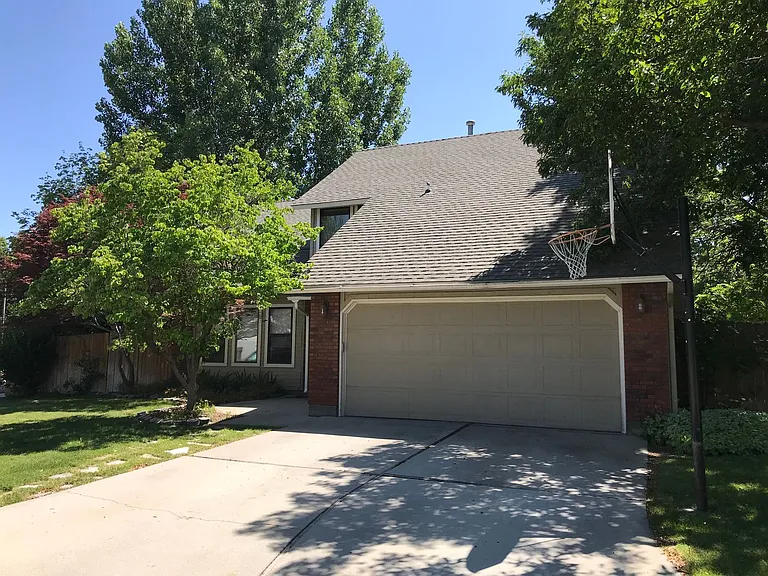 4271 N Pennfield Pl — Photo 1