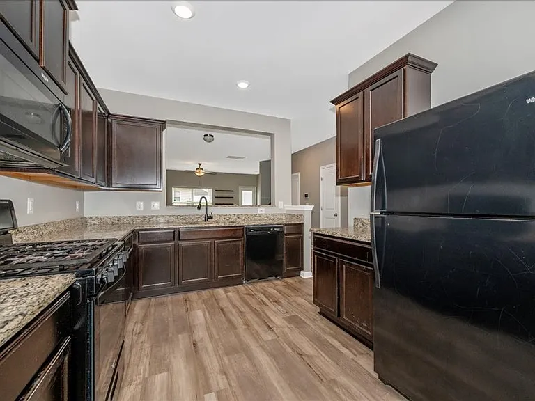 42 Eakins Ln — Photo 23