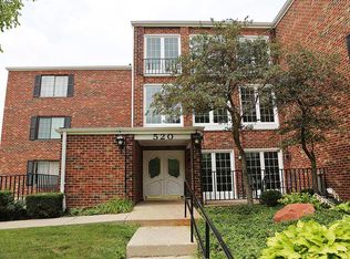 520 Biesterfield Rd APT 213, Elk Grove Village, IL 60007