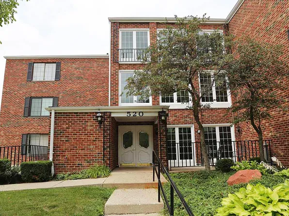520 Biesterfield Rd Unit D213, Elk Grove Village, IL 60007