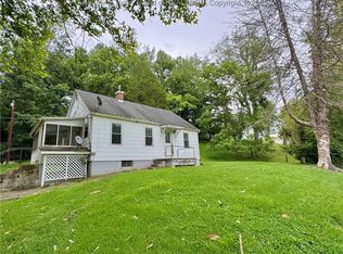 913 Charleston Rd, Point Pleasant, WV 25550