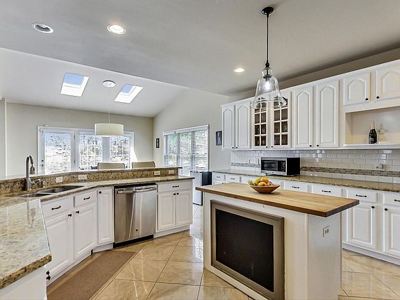 5th image of 11980 Winterberry Ln