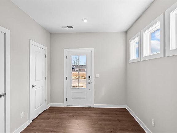3rd image of 5904 Jessica Ln