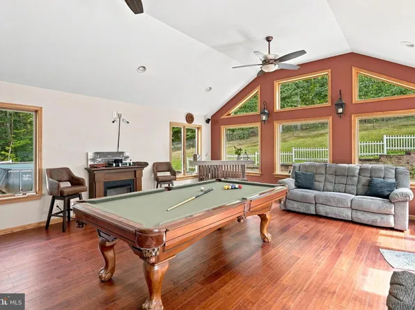 11900 Cash Valley Rd NW, Cumberland, MD 21502