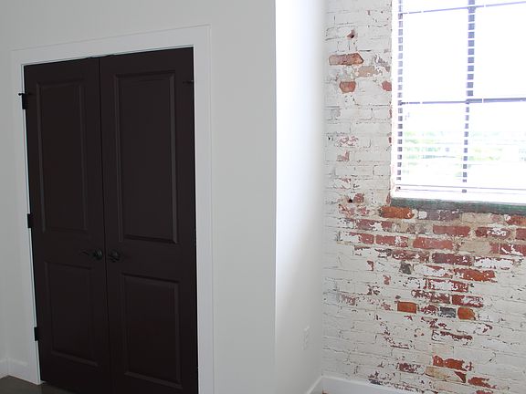 5th image of 410 Wellons St #508