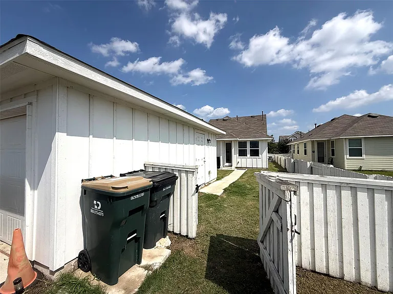 133 Fabion St — Photo 17
