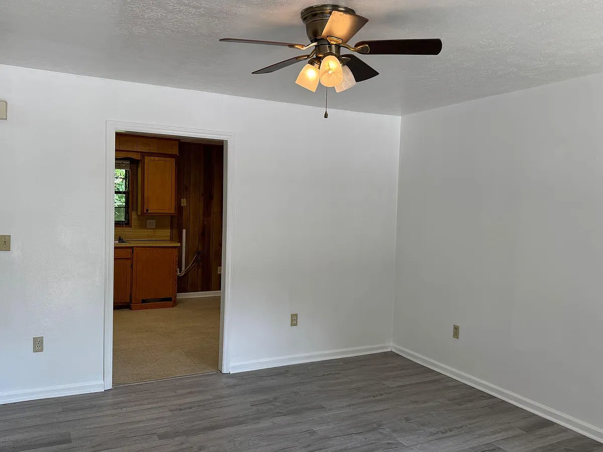 Building Photo - 216 Hilltop Dr #2