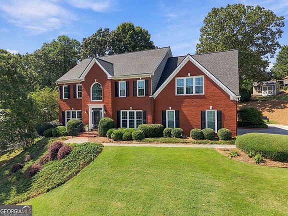 3rd image of 1255 Wincrest Ct NW
