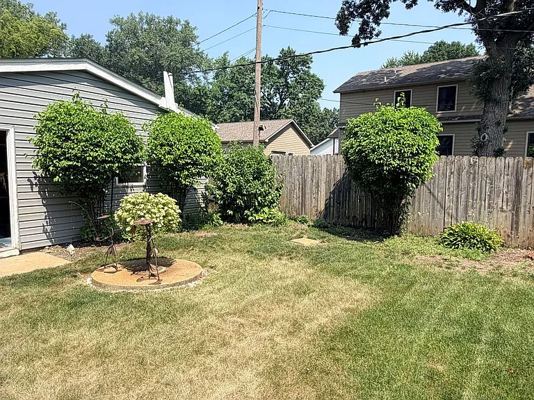 4234 Riverside Dr — Photo 39