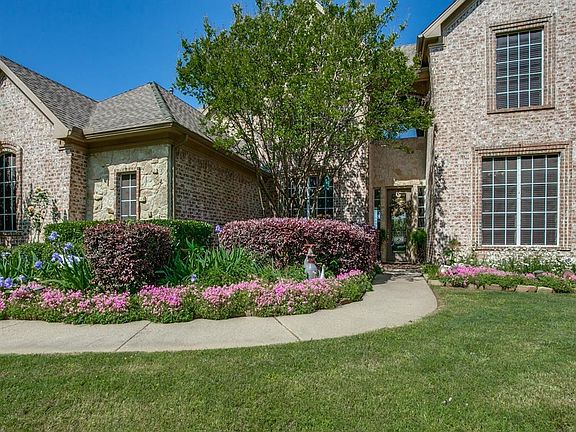 2nd image of 106 Tanglewood Ln