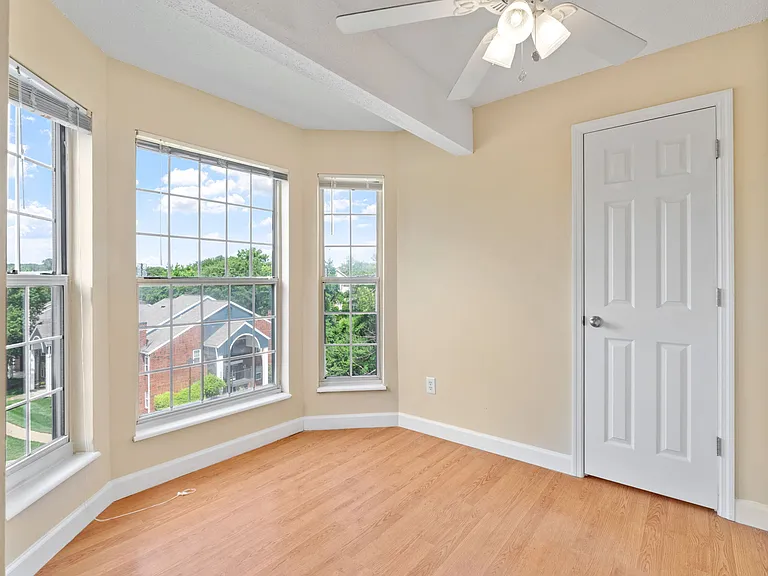 The Pawn - 1 Bed / 1 Bath - 631-661 Sq.Ft.