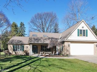 5795 Mill Rd, Broadview Heights, OH 44147