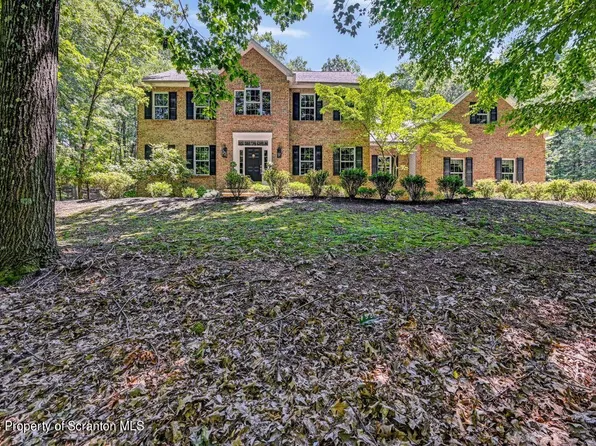 1543 Forest Acres Dr, Clarks Summit, PA 18411