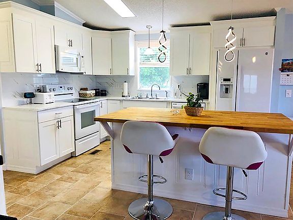 2nd image of 1070 La Paloma Blvd #1070