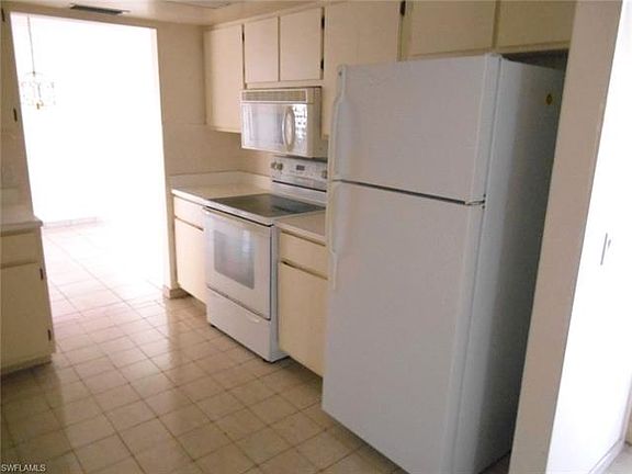 4th image of 3725 SW 7th Ave