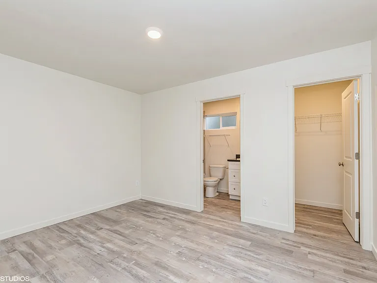 126 E Evergreen Dr #105 — Photo 7