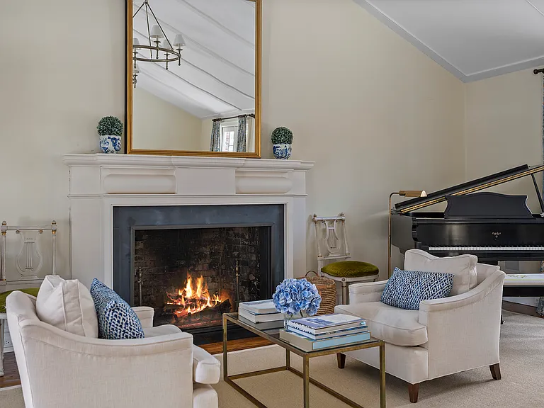 94 Osborne Ln — Photo 5