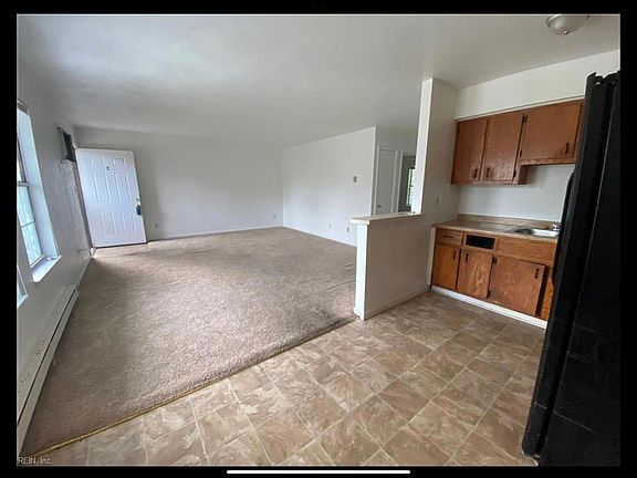3rd image of 826 Washington Ave APT A
