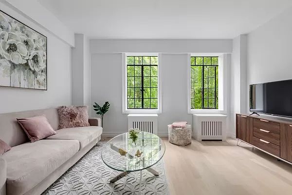 1st image of 45 Tudor City Pl APT 318