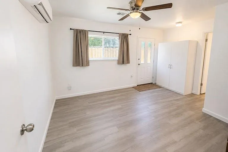 3903 Midforest Dr — Photo 7