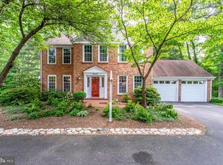 6025 Burnside Landing Dr, Burke, VA 22015
