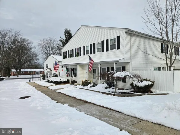 1 Reliance Ct, Telford, PA 18969