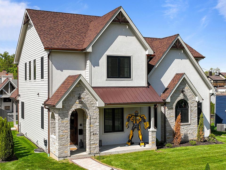 1st image of 833 Wisconsin STREET