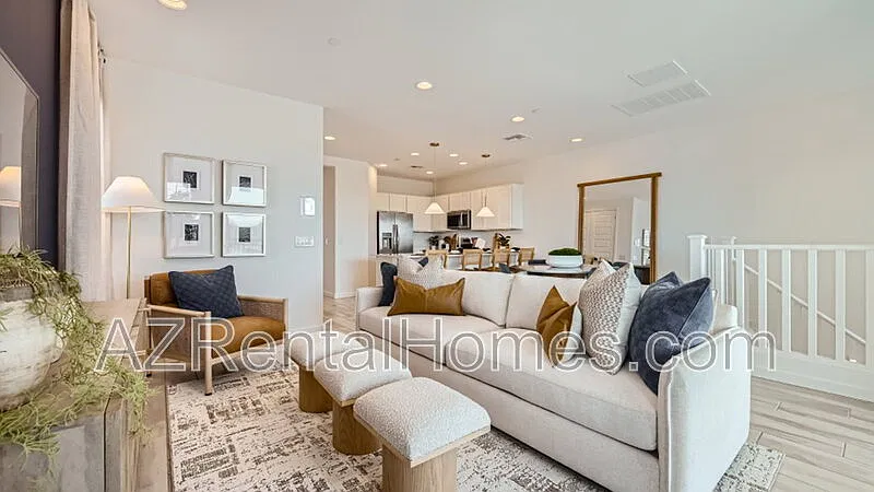3 bed, 2.0 bath, 1312 sqft, $2,299 — Photo 3